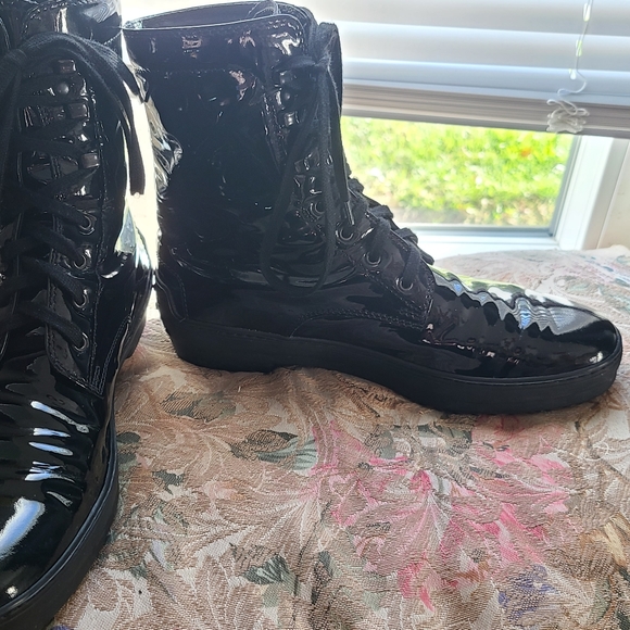 Tod's Patent Leather Lace Up Boot - Picture 2 of 5